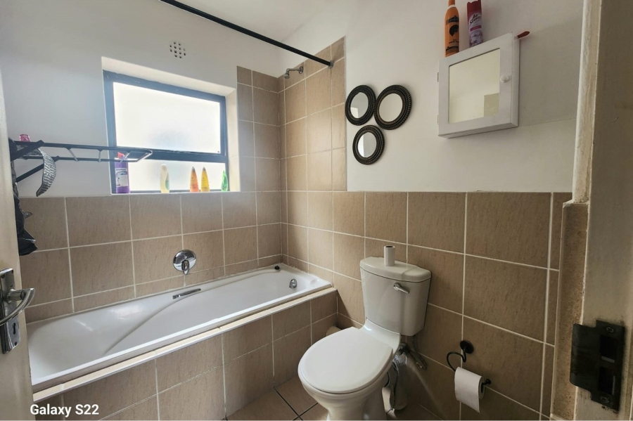 2 Bedroom Property for Sale in Parklands Western Cape